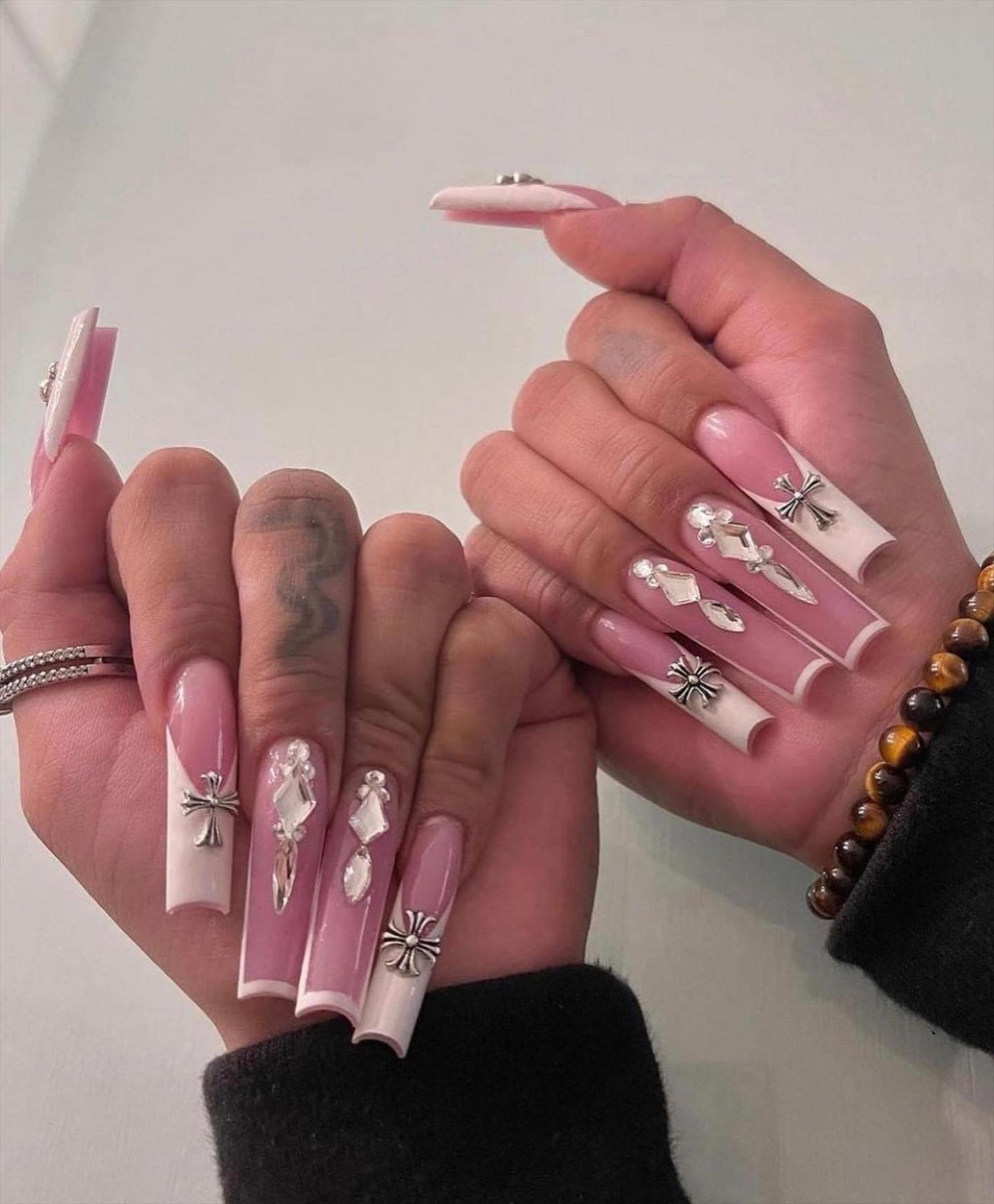 Beautiful Fall acrylic coffin nail designs in 2023