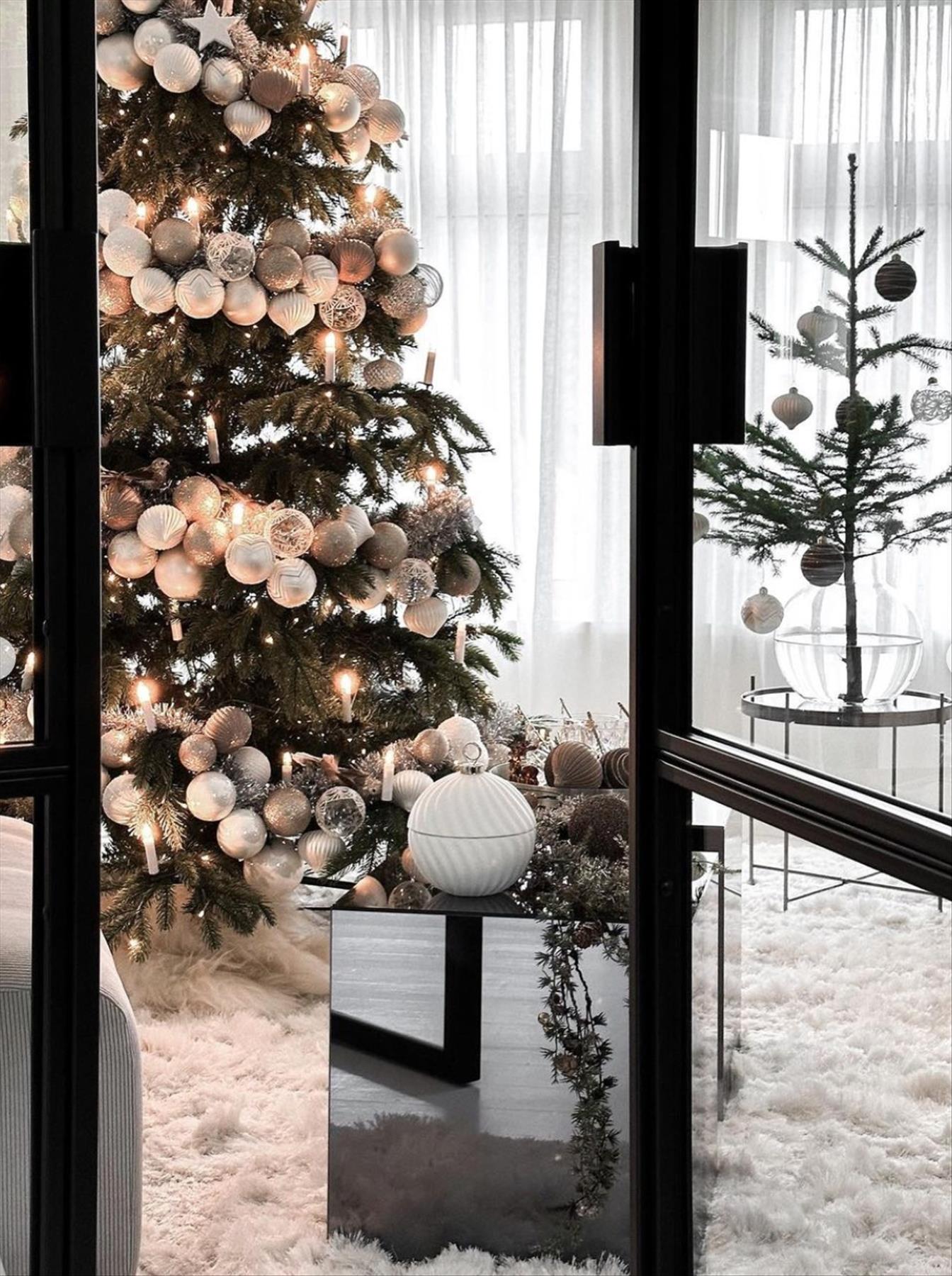 Classic Christmas tree ideas 2023 trends you'll love