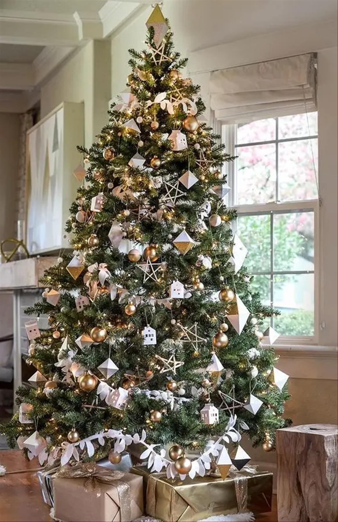 Classic Christmas tree ideas 2023 trends you'll love