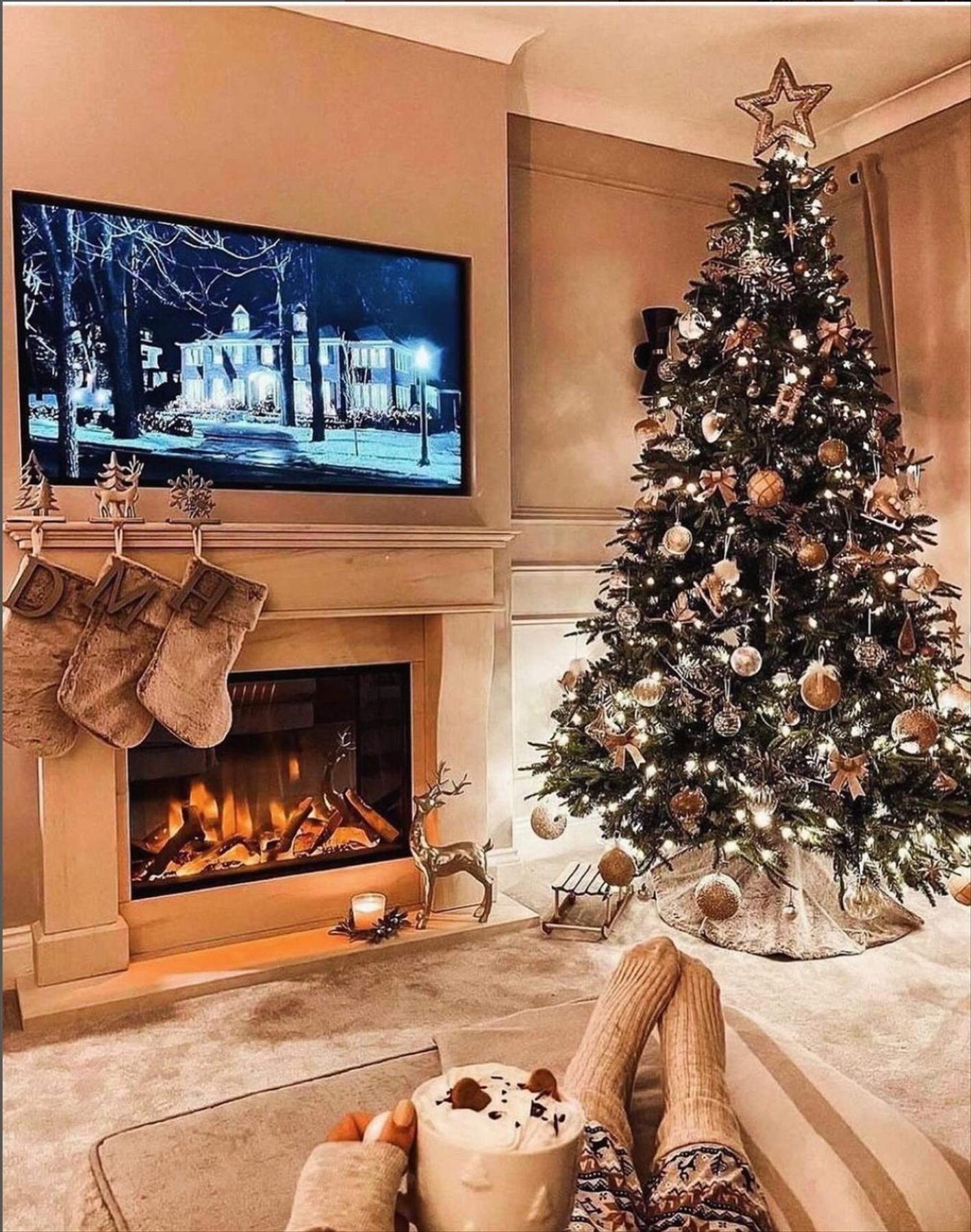 Classic Christmas tree ideas 2023 trends you'll love