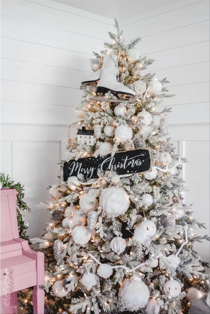 30 Classic Christmas tree ideas 2023 trends you'll love Fashionsum