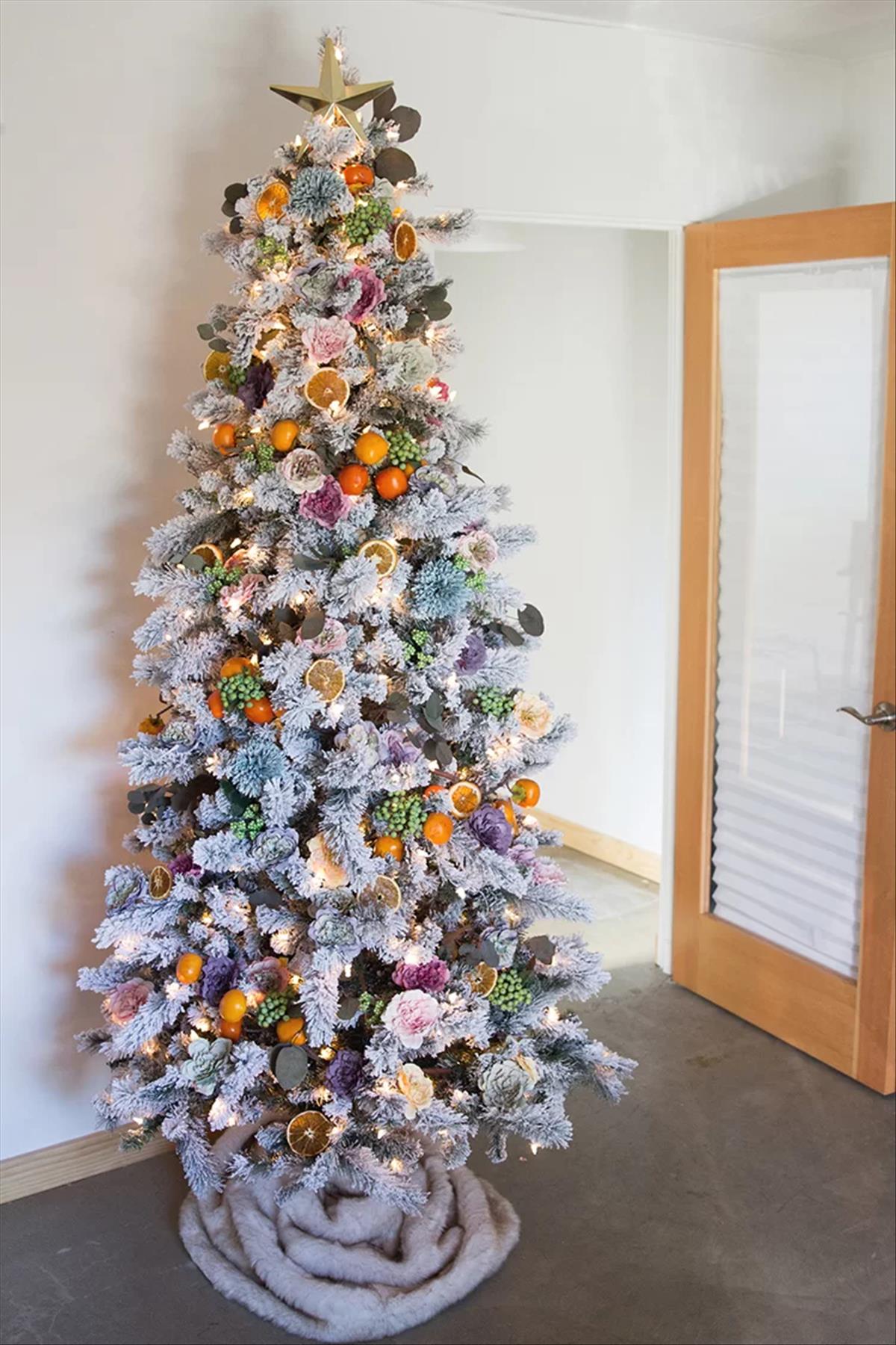 Classic Christmas tree ideas 2023 trends you'll love