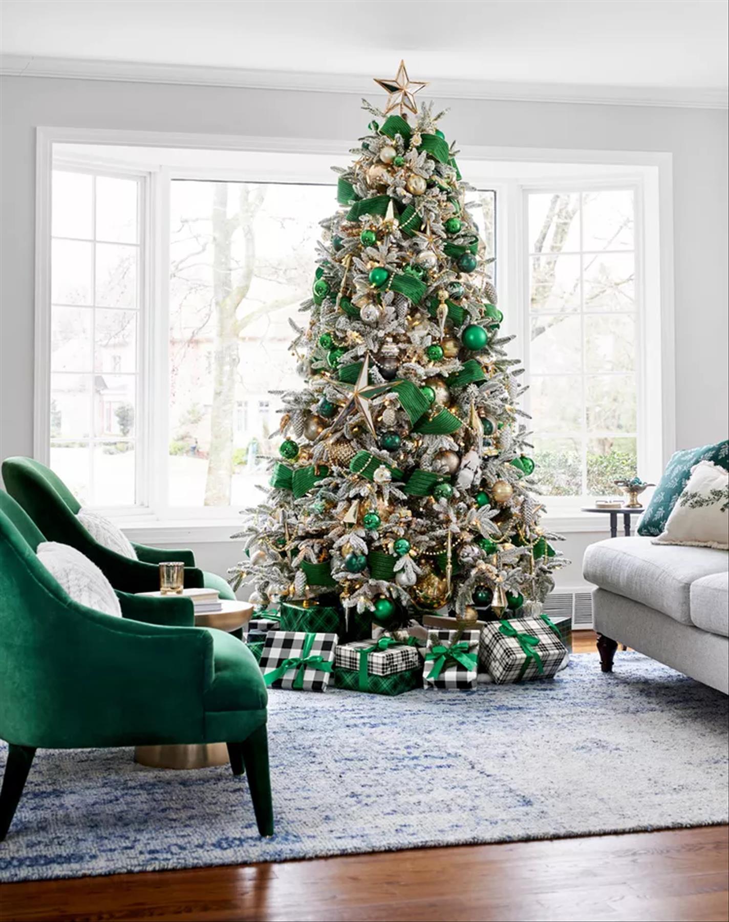 Classic Christmas tree ideas 2023 trends you'll love