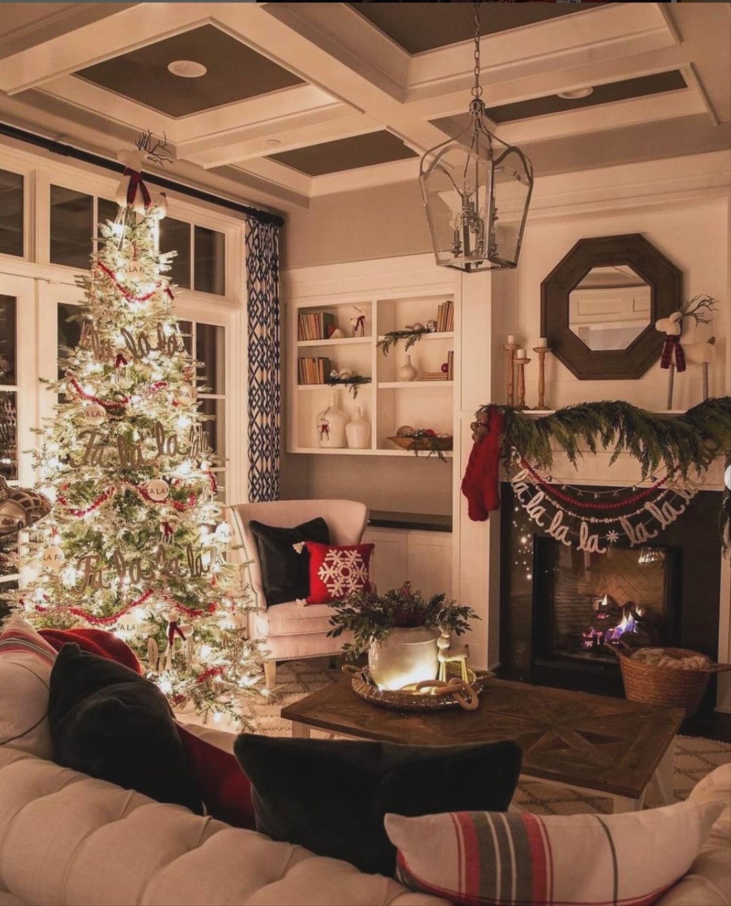 Classic Christmas tree ideas 2023 trends you'll love