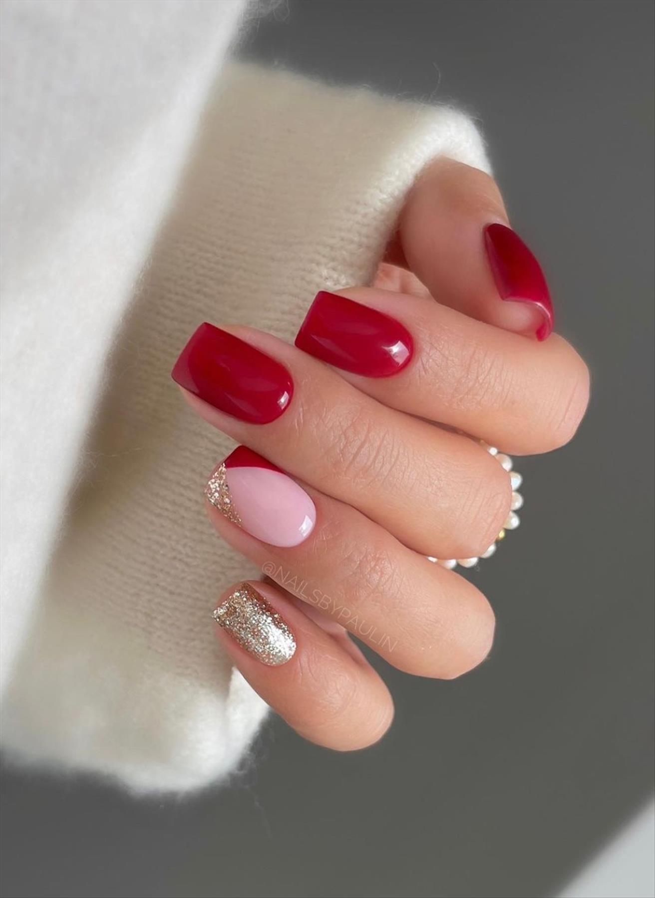 Alluring Short Red Winter Nail Ideas For 2023 To Wear