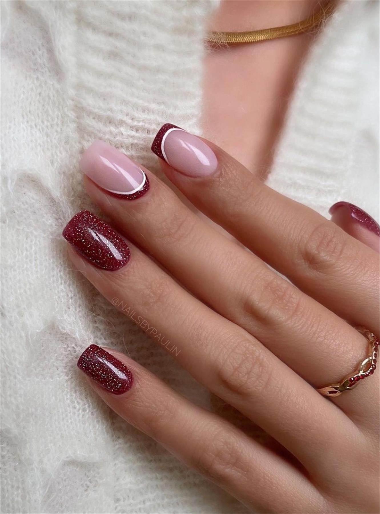 Alluring Short Red Winter Nail Ideas For 2023 To Wear