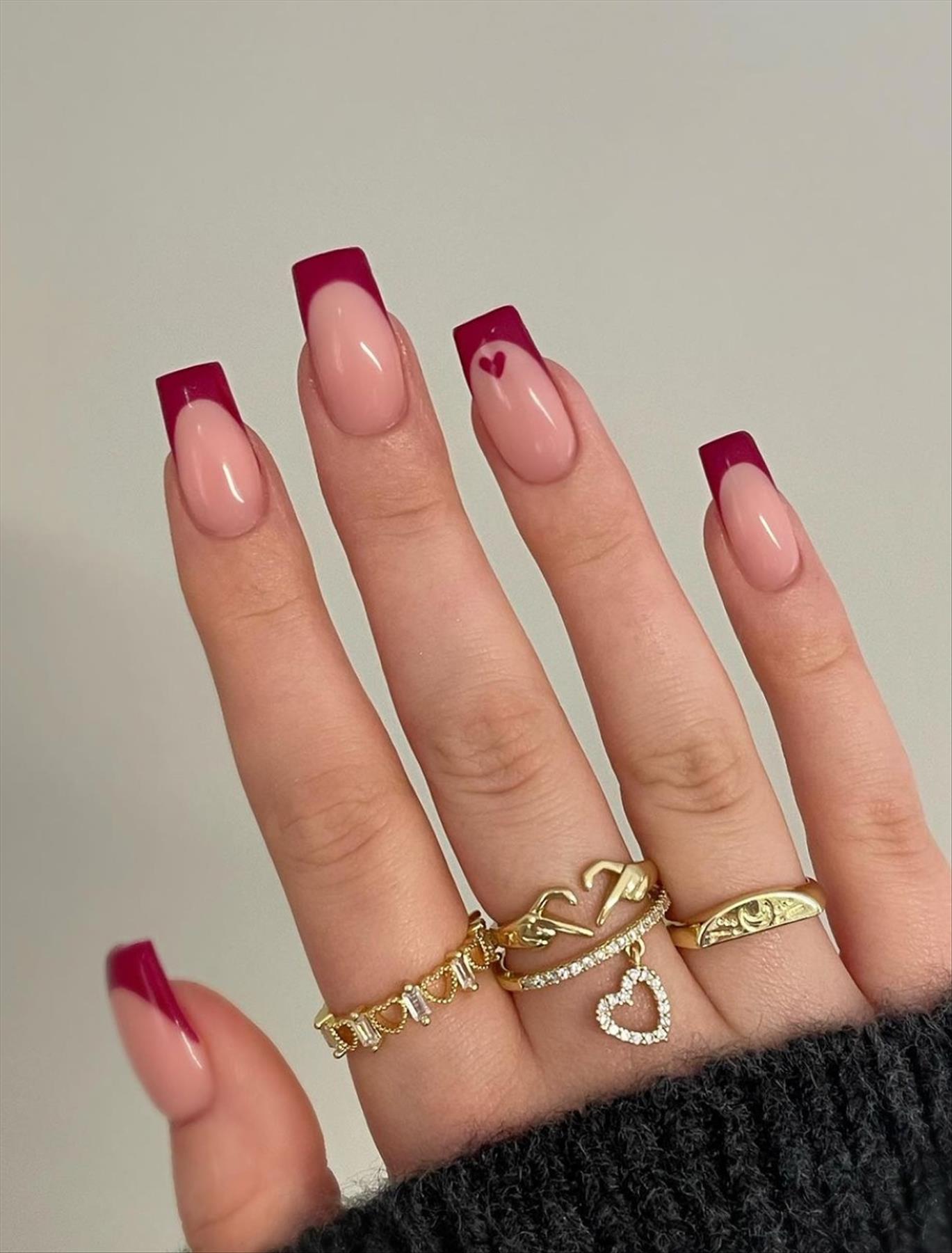 Alluring Short Red Winter Nail Ideas For 2023 To Wear