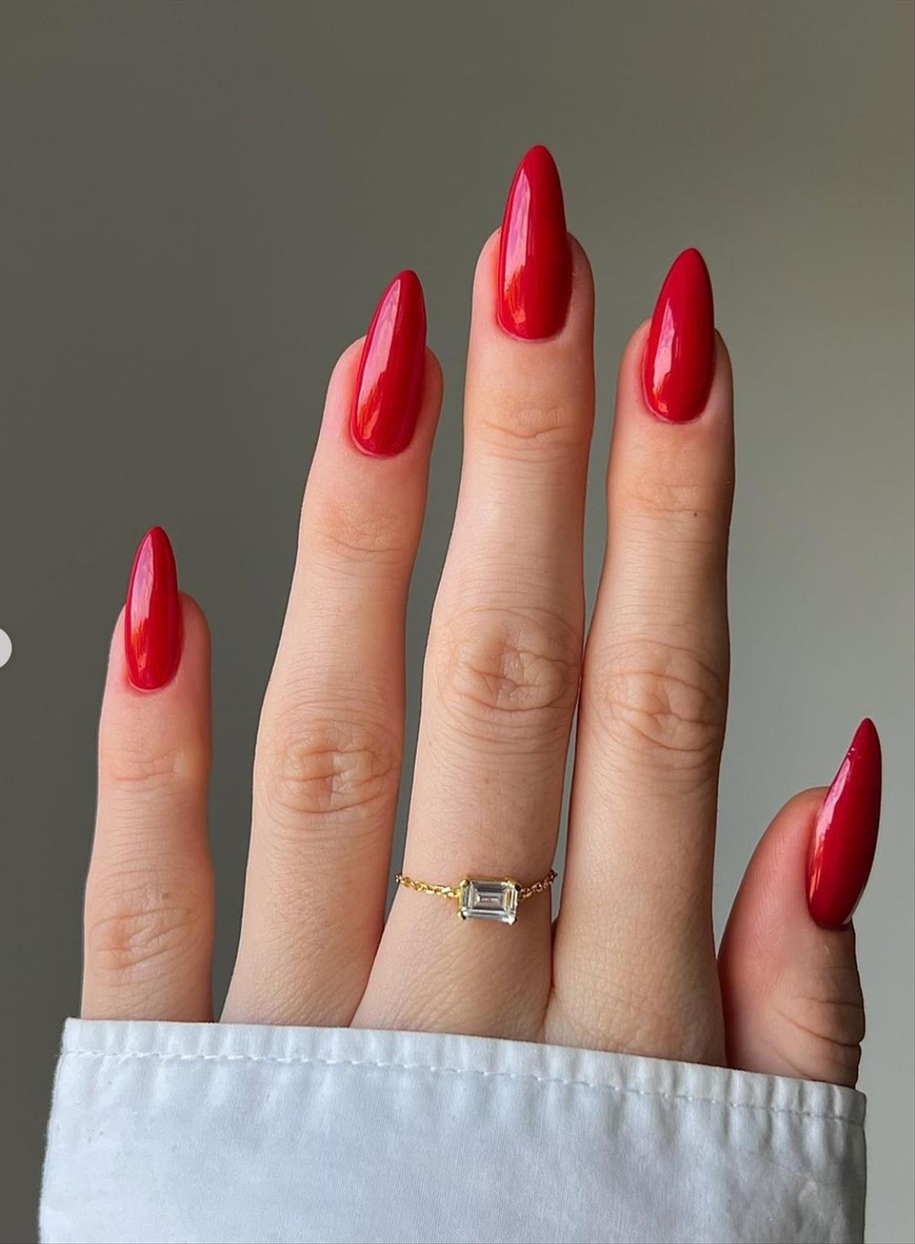 Alluring Short Red Winter Nail Ideas For 2023 To Wear