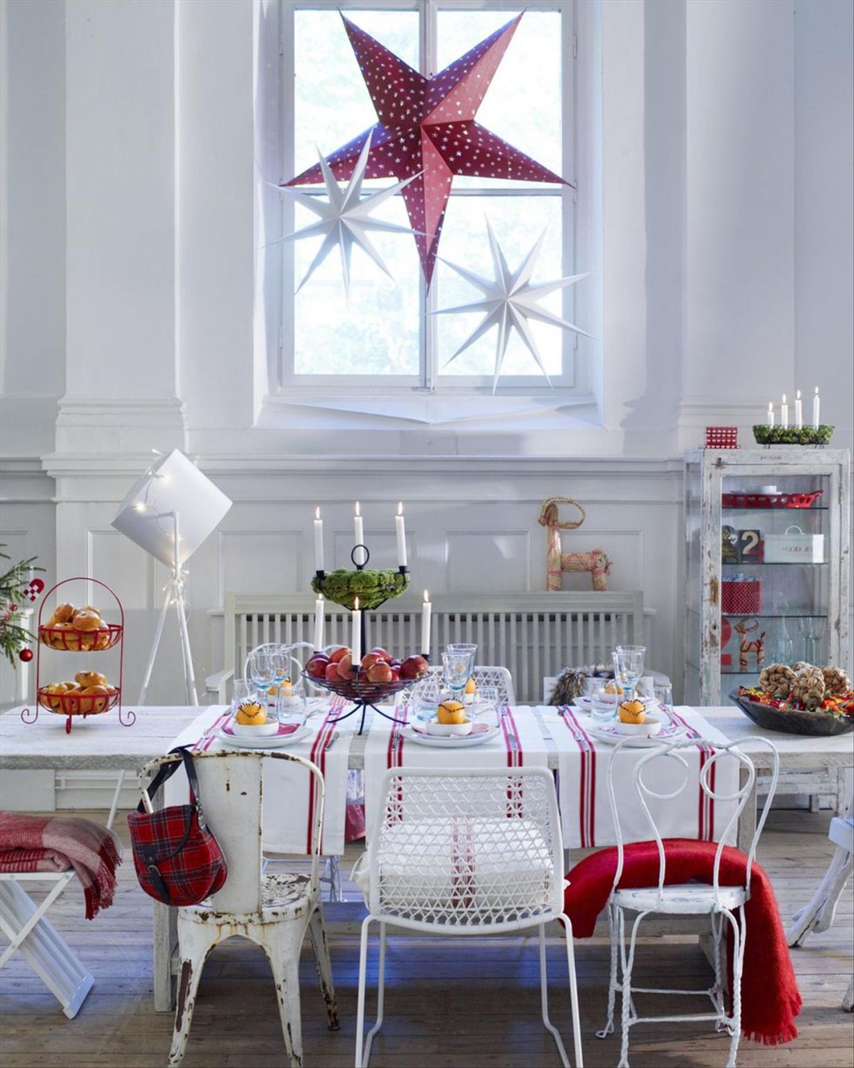 34 Festival Christmas window decor ideas for 2023 - Fashionsum