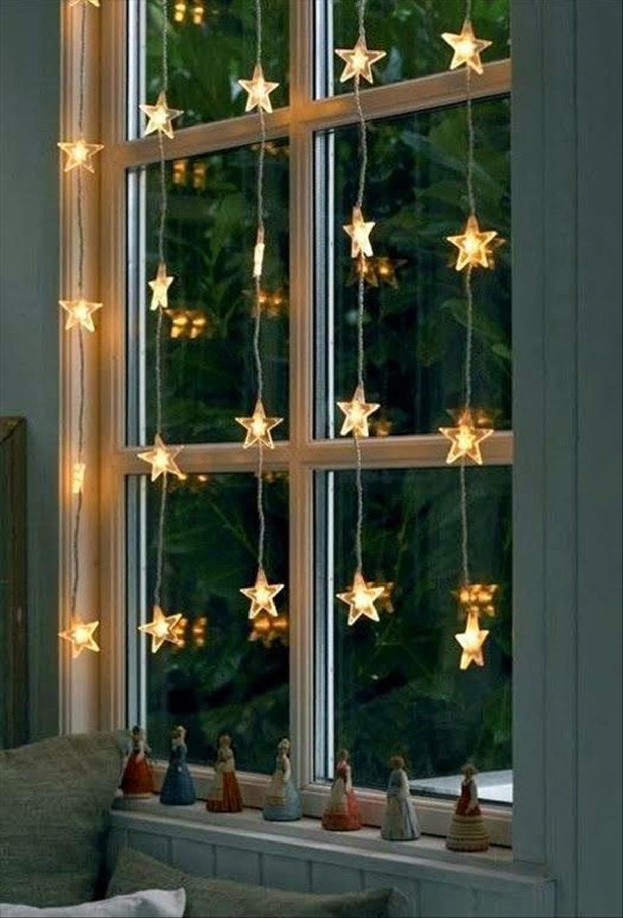 Festival Christmas window decor ideas for 2023 