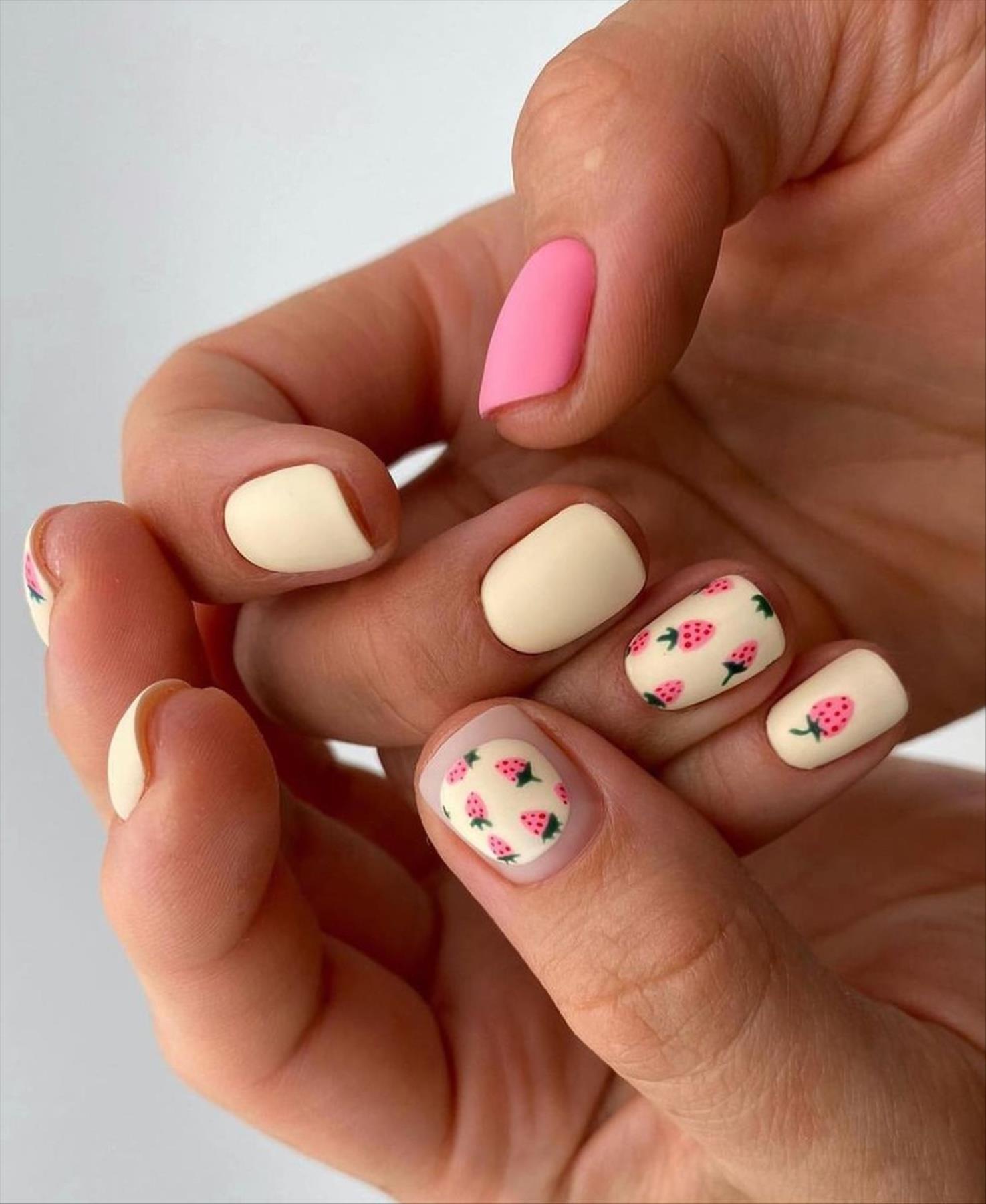 Winter Nail Inspiration: The Best Short Square Nails for 2023