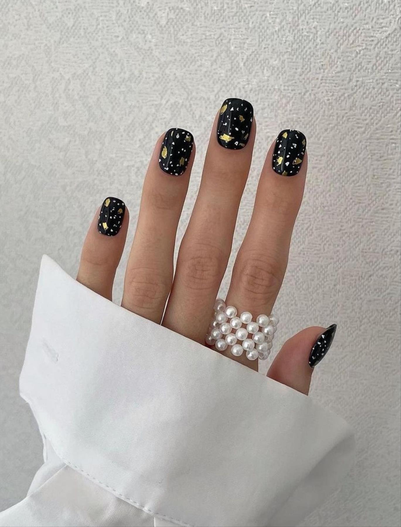 r Nail Inspiration: The Best Short Square Nails for 2023