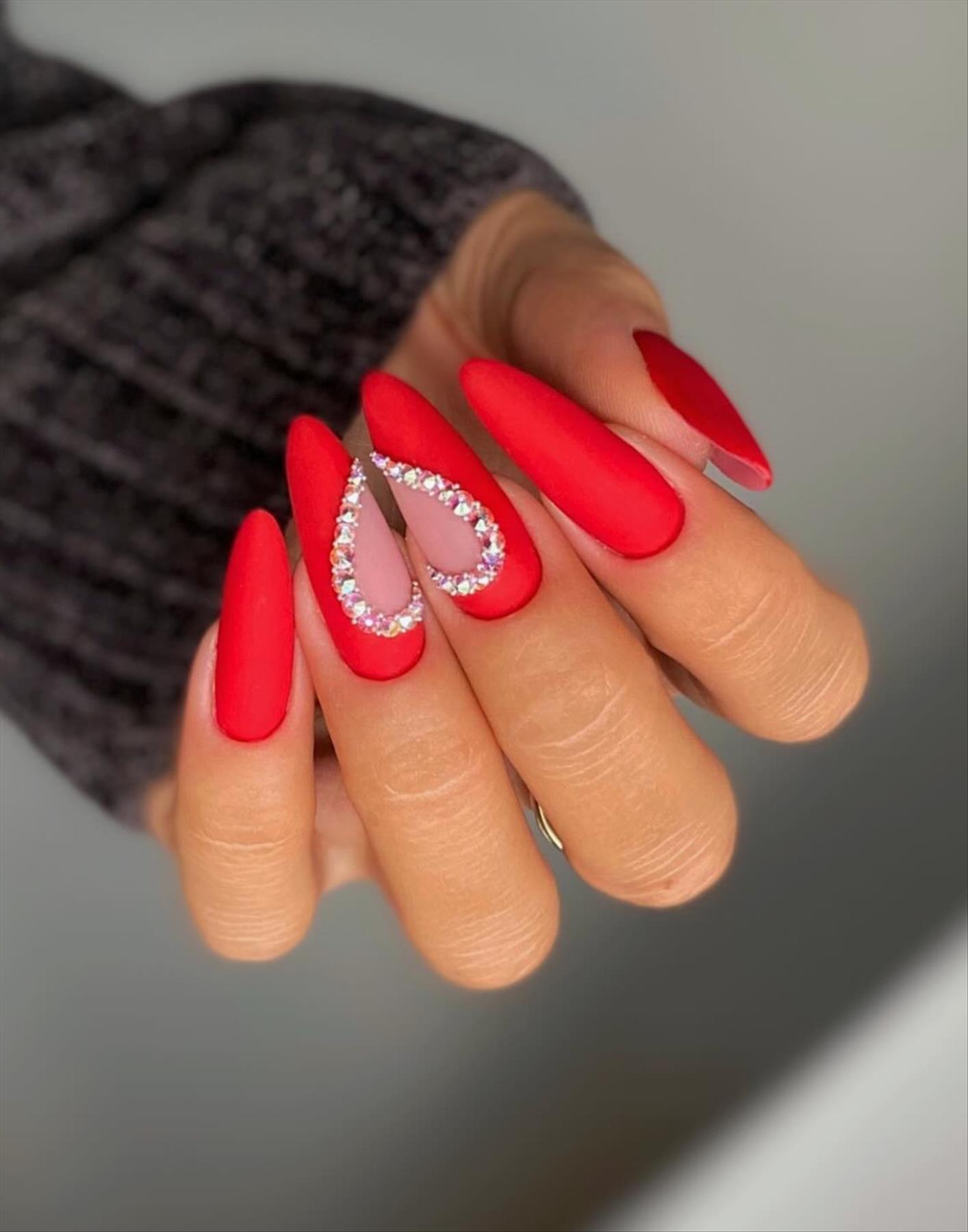 Sweet short Valentine's Day manicures with almond nail shapes