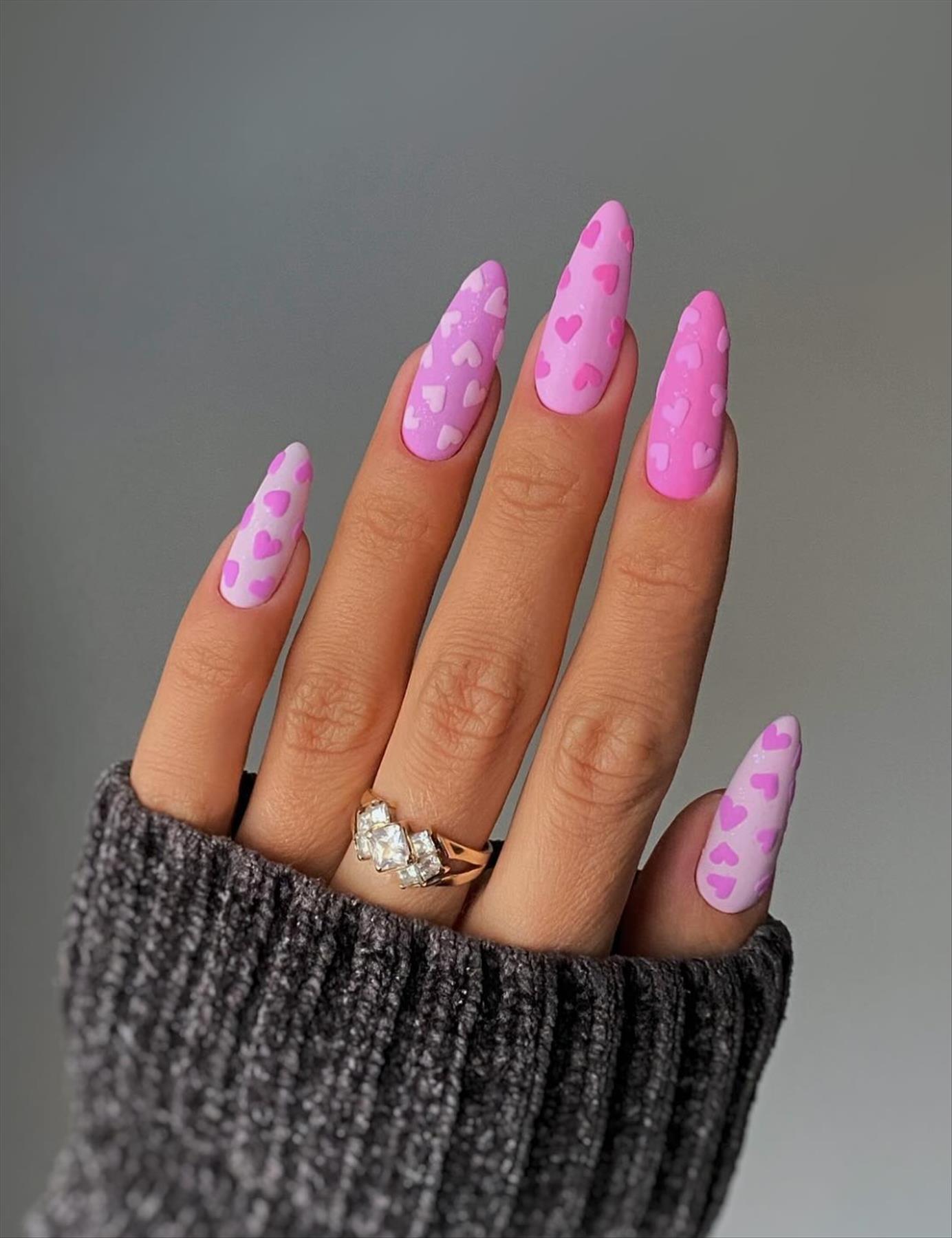 Sweet short Valentine's Day manicures with almond nail shapes