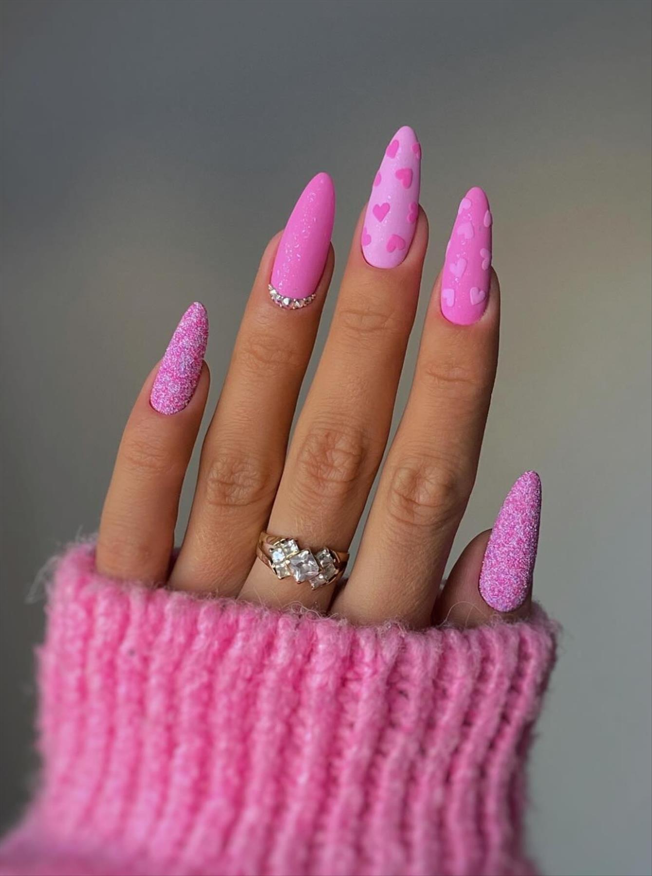 Sweet short Valentine's Day manicures with almond nail shapes