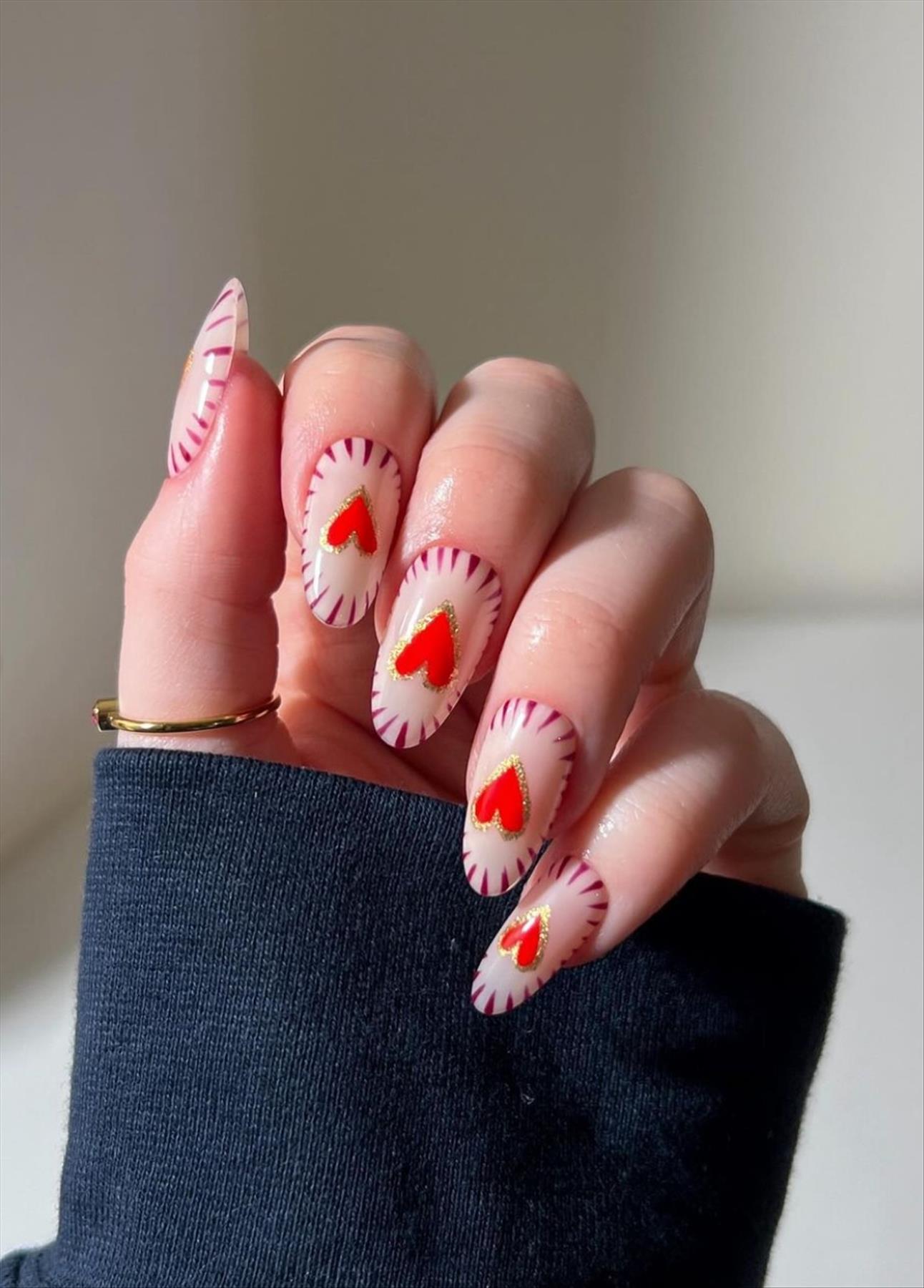 Best short Galentine's Day nail designs to copy now