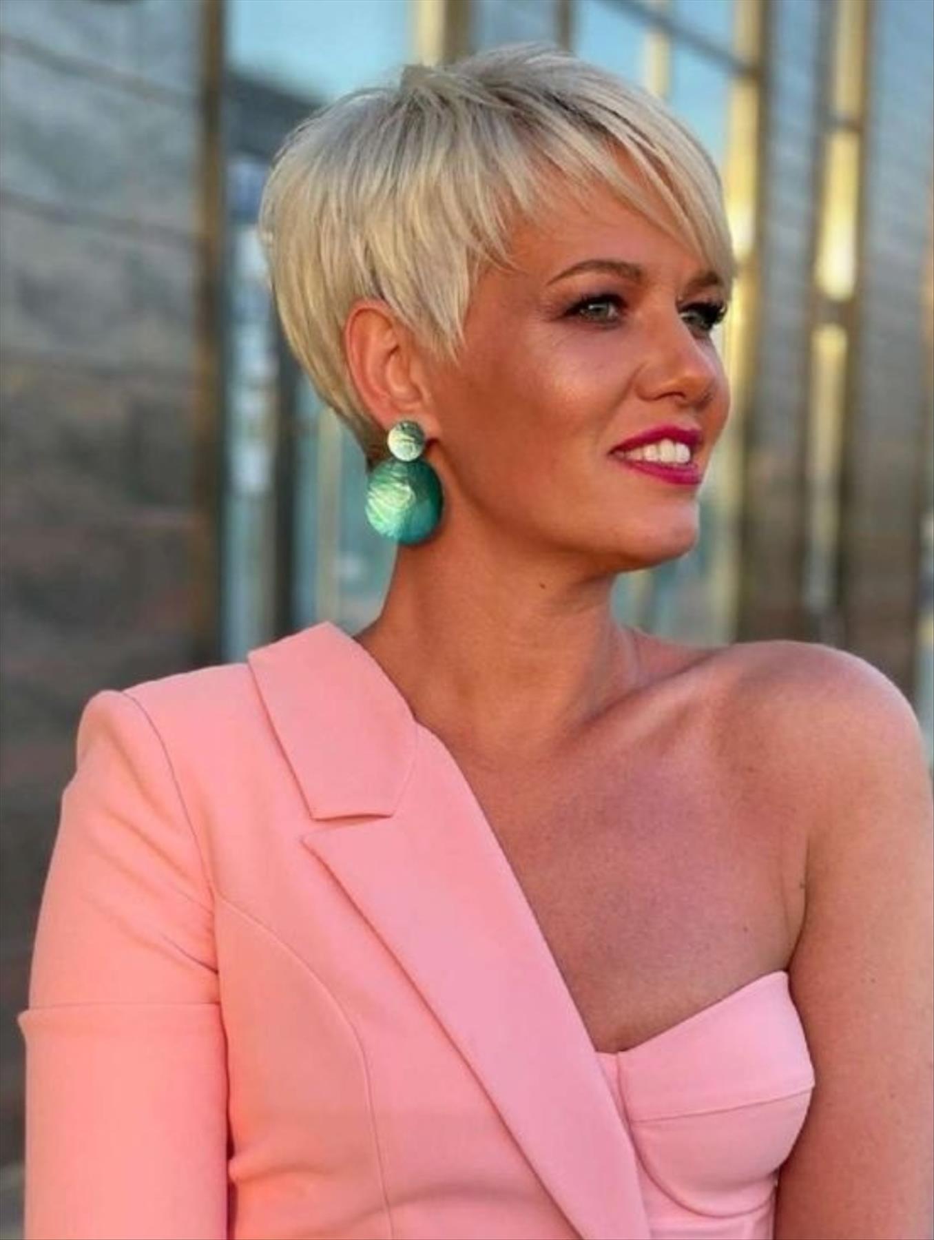 Elevate Your Style with an Ash Blonde Pixie Haircut