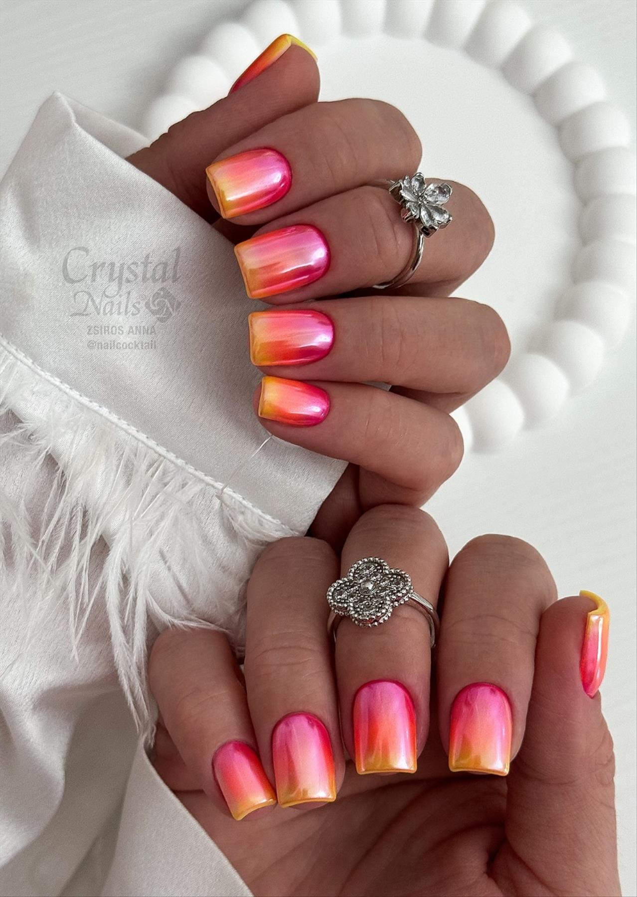 bright summer nails design and nail colors