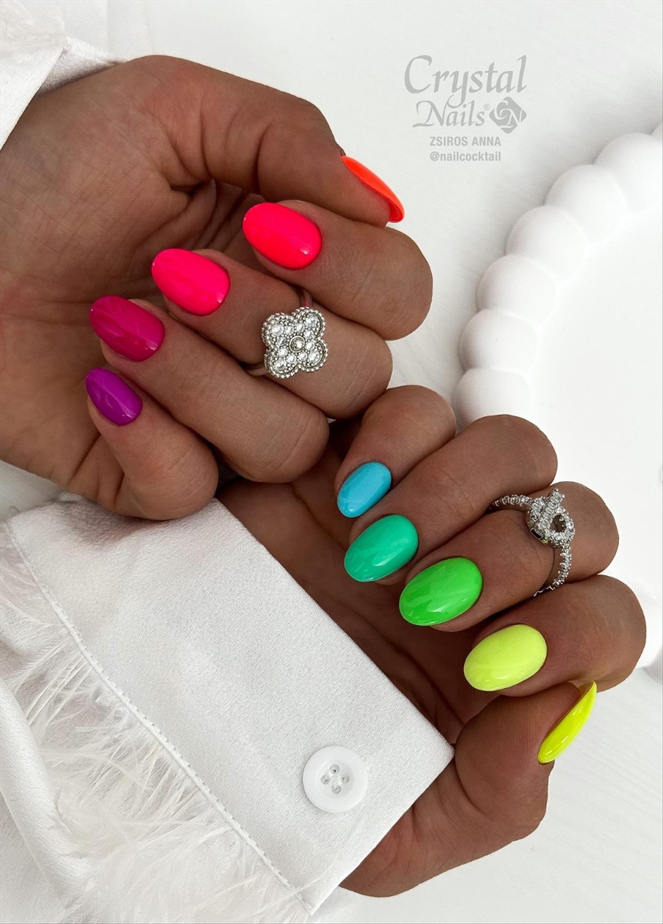 bright summer nails design and nail colors